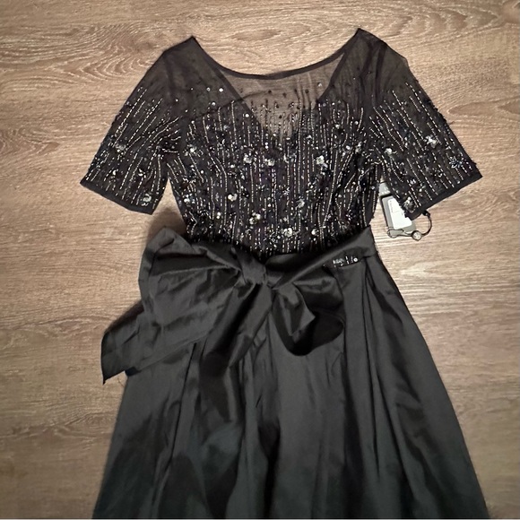 Adrianna Papell Women's Beaded Mesh and Taffeta Gown black 
Size 8 - Picture 4 of 7